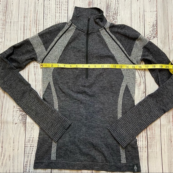 Gray Quarter Zip Pullover Jacket. Size XSmall. EUC - Picture 5 of 9